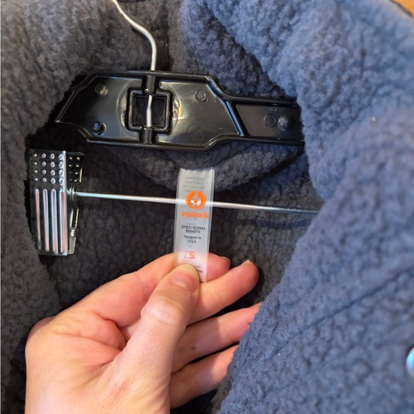 Mono B Cozy Up Sherpa Lined Vest - Black size Small - Picture 3 of 4